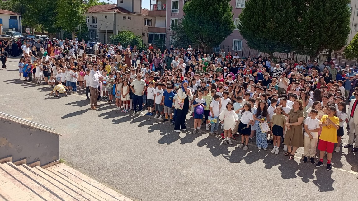 Okulumuzda Karne Heyecanı